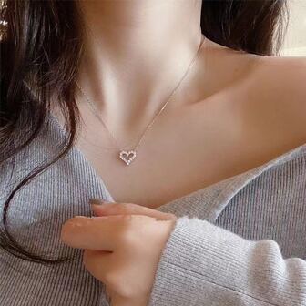 Women's Hollow Out Heart & Rhinestone Pendant Necklace