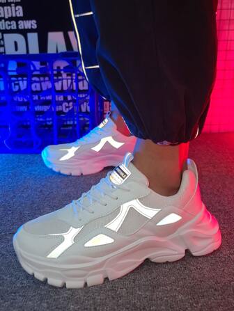 男士戶外舒服的和多用途防滑低幫休閒運動鞋帶拼接設計