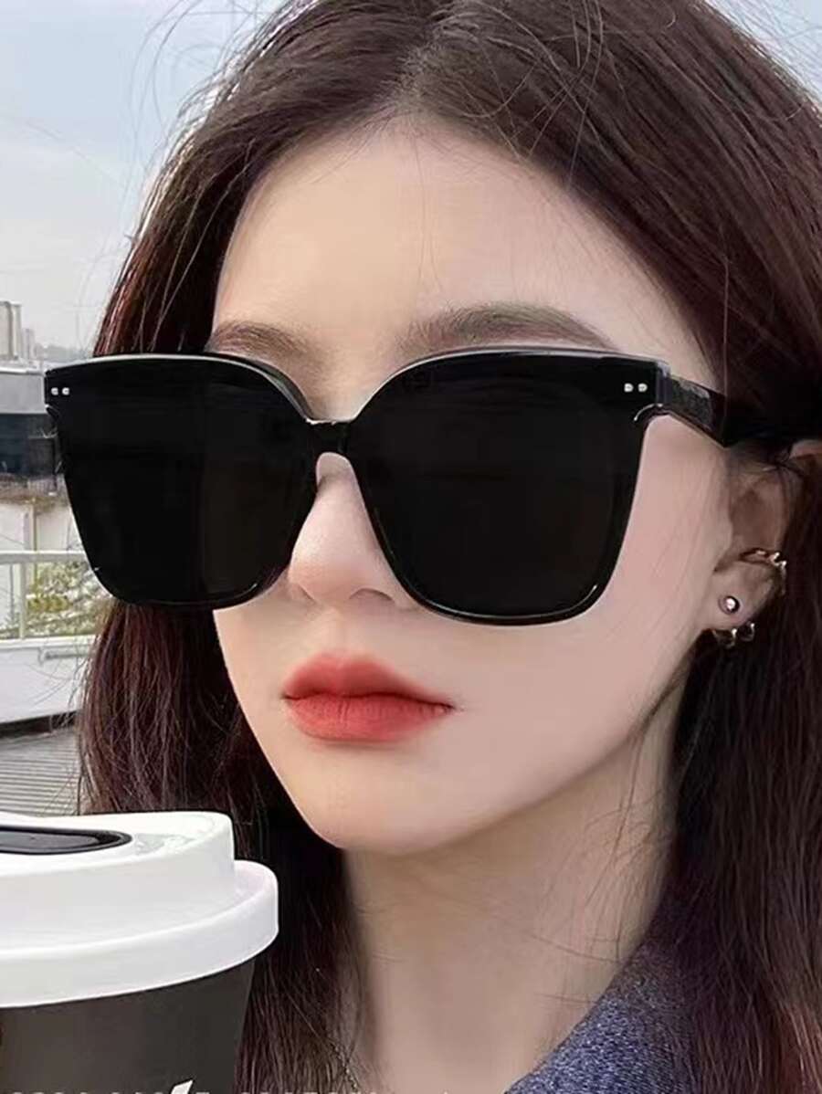 1pc Women's HighEnd Uv Protection Sunglasses With Packaging Box For