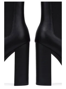 Women's  Round Toe High Heel Lug Booties - Lug Round Toe Ultra High Heel For Casual Fridays - 黑色 - 查看 4