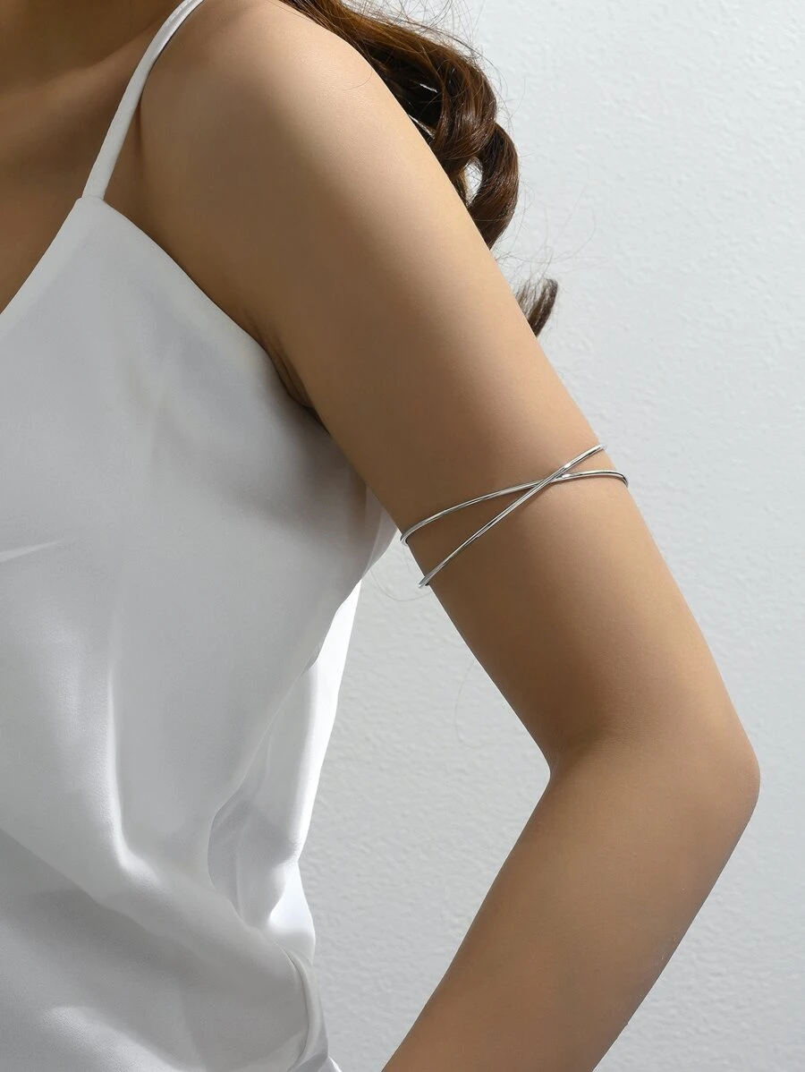 Un creativo brazalete abierto con diseño de cruz hueca, adecuado para fiestas de verano, fiestas de baile, bodas, vacaciones, festivales de música, Día de la Independencia, graduación y otras ocasiones. ¡Excelente idea de regalo! - Plateado - Ver 1