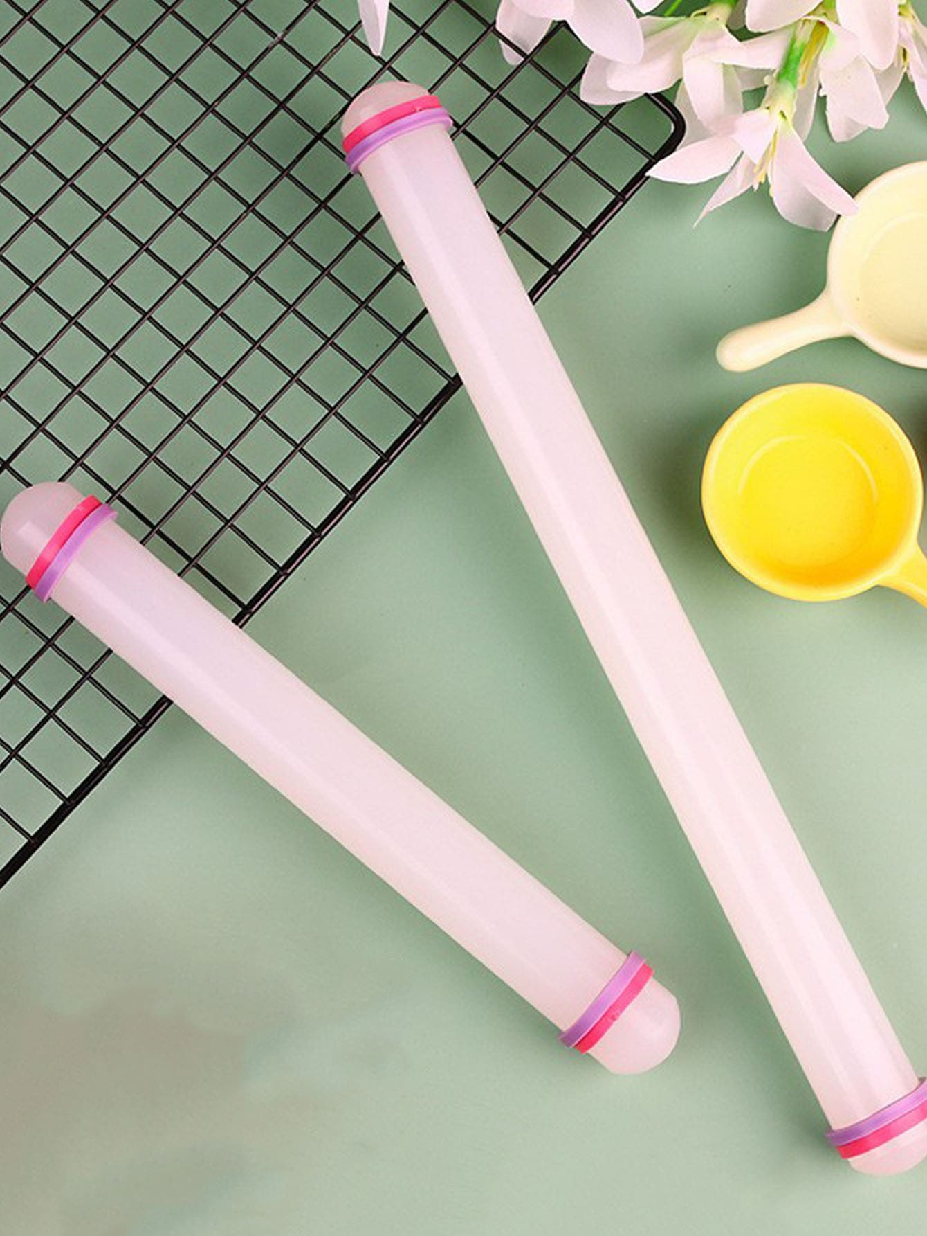 1pc Plastic Rolling Pin, Home Non-Stick Dough Roller Baking Tool Flour Rod Bread Dough Kneading Kitchen Utensil