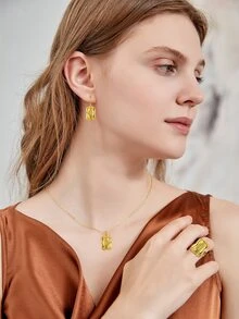 3 cái/bộ Duy nhất Thời Victoria Phong cách 925 sterling bạc MẠ 18K Màu vàng Hoa Chạm khắc Bộ Với Màu xanh lá Đá sinh & Cắt Vàng Pha lê Nhẫn , Vòng cổ mặt dây chuyền Và Hoàn hảo Đối với Của phụ nữ Ngày kỷ niệm , Quà Tặng Đính Hôn , Buổi tiệc , Lễ cưới , Cô dâu & Phù dâu Bộ , - Vàng - Xem 3