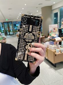 1入組格紋花環支架防護殼,兼容iphone和samsung可折疊的機型,如iphone X / Xs / Xr / Xs Max / 11 / 11 Pro / 11 Pro Max / 12 / 12 Pro / 13 / 13 Pro / 13 Pro Max / 14 / 14 Pro / 14 Pro Max / 14 Plus / 15 / 15 Pro / 15 Pro Max / 15 Plus / Samsung Z Flip 3 / Z Flip 4 / Z Flip 5 / S21 Ultra / S22 Ultra / S23 Ultra / S24 Ultra（注：不同型號的手機可能有不同的孔位,請參照實際收到的產品） - 彩色 - 查看 1