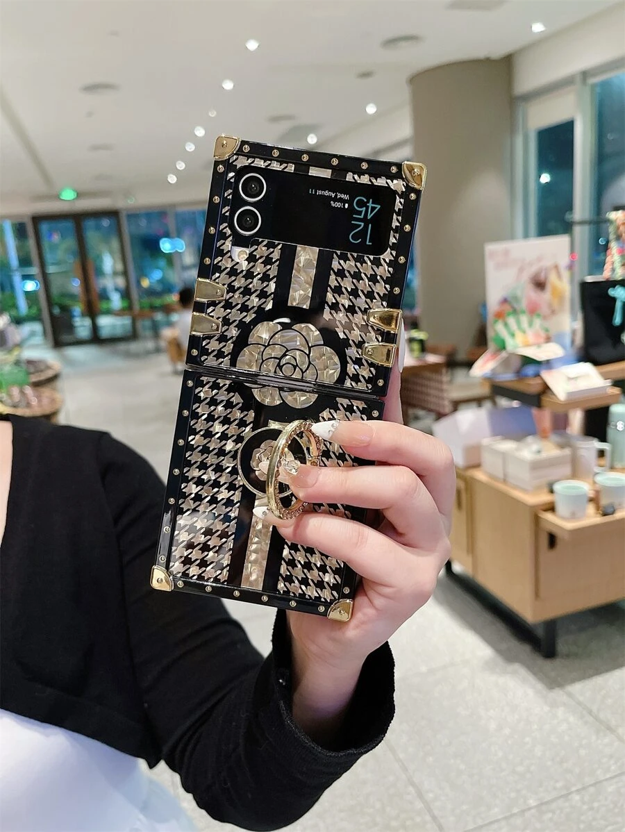 1入組格紋花環支架防護殼,兼容iphone和samsung可折疊的機型,如iphone X / Xs / Xr / Xs Max / 11 / 11 Pro / 11 Pro Max / 12 / 12 Pro / 13 / 13 Pro / 13 Pro Max / 14 / 14 Pro / 14 Pro Max / 14 Plus / 15 / 15 Pro / 15 Pro Max / 15 Plus / Samsung Z Flip 3 / Z Flip 4 / Z Flip 5 / S21 Ultra / S22 Ultra / S23 Ultra / S24 Ultra（注：不同型號的手機可能有不同的孔位,請參照實際收到的產品） - 彩色 - 查看 1