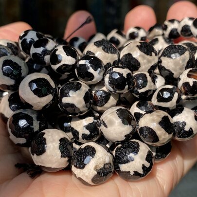 1條串狀面切琉璃眼紋玛瑙珠子,用於珠寶製作圓形散珠間隔石diy手鐲,大小可選6/8/10/12毫米