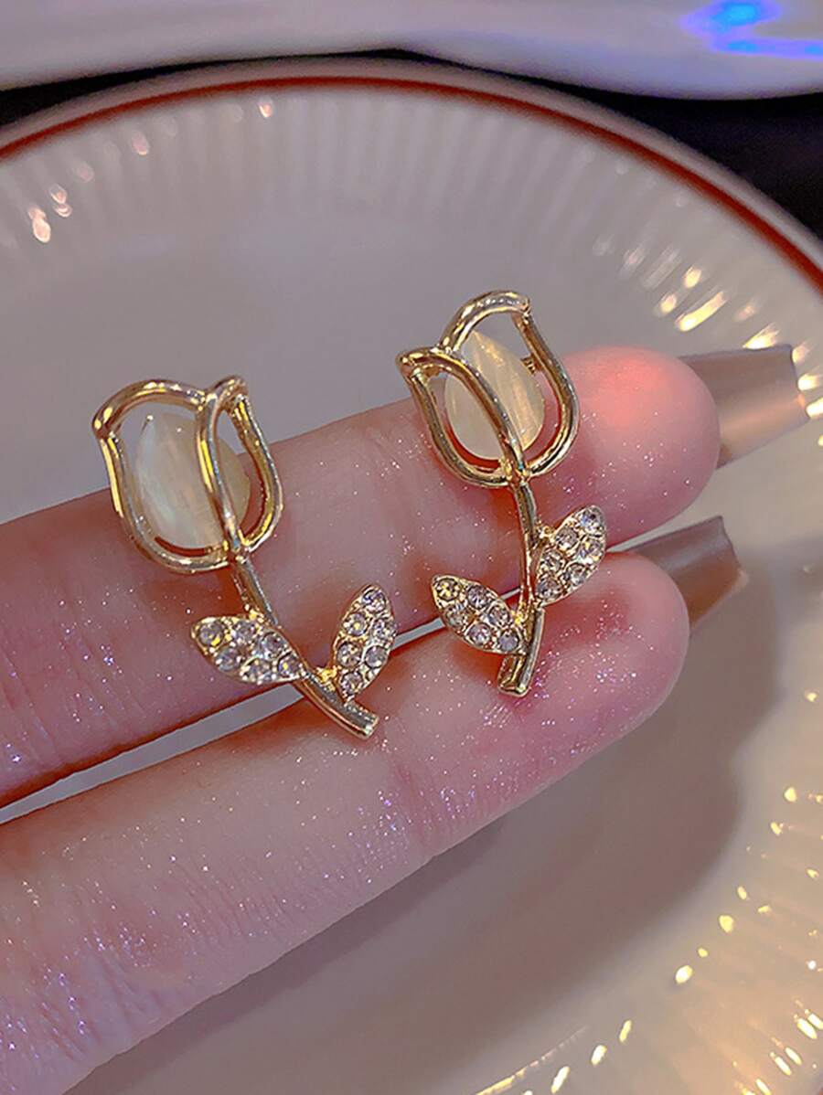 Set de 2 pares de pendientes de botón con forma de flor de tulipán sencillos y elegantes, adecuados para vacaciones, fiestas, citas, regalos y uso diario en San Valentín - Amarillo Oro - Ver 1
