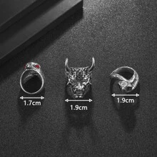 Bộ trang sức tinh xảo gồm mặt nạ quỷ cổ điển, nhẫn hình rắn khắc tên riêng và nhẫn hình đầu đại bàng. - Màu Bạc Cổ - Xem 2