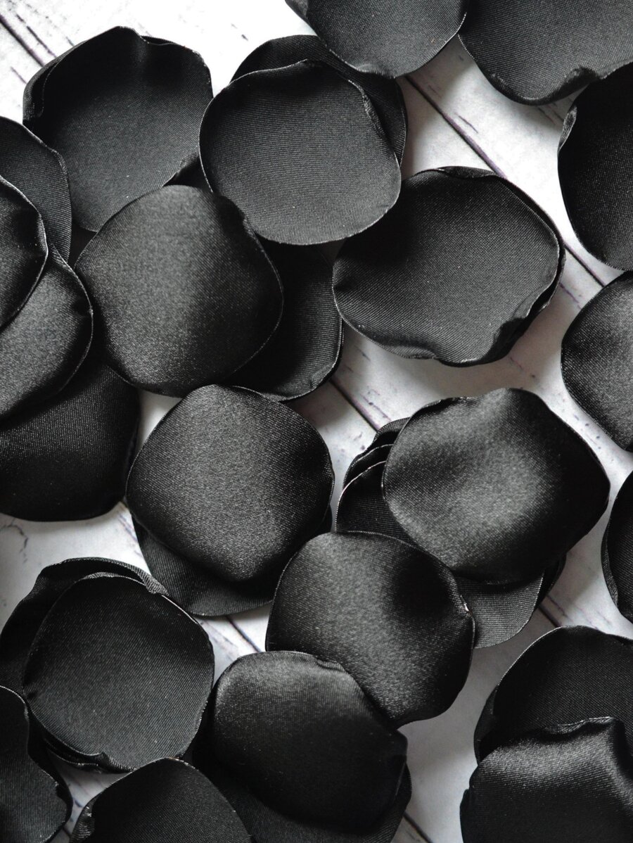 MEHELANY 50pcs Burgundy Artificial Rose Petals, Fake Flowers Petals Suitable For Wedding Flower Girl Basket, Aisle, Centerpiece, Tabletop Decor, Party Confetti, Home Decor (1.5-2")