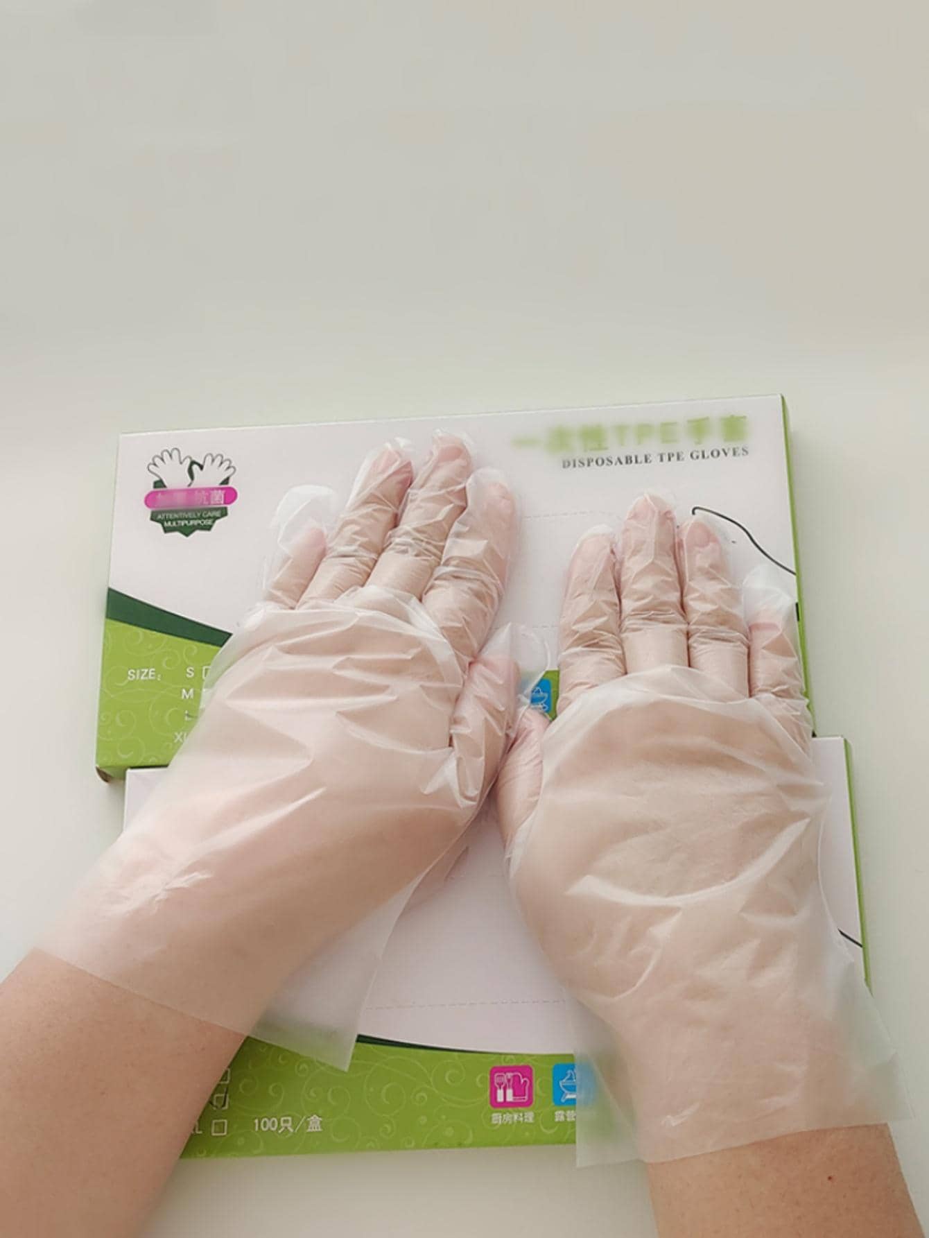 100 Counts/Box Disposable Gloves PowderFree Clear Vinyl Gloves Latex