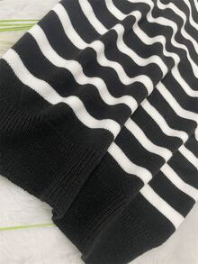 Women Sweaters - 黑與白 - 查看 9