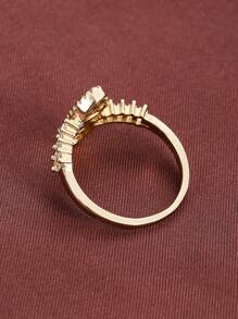 1 件对称心形铜戒指，配方晶锆石情人节礼物