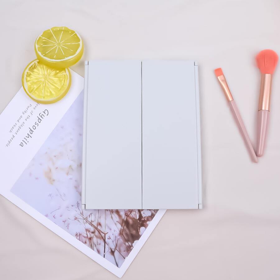 1个折叠镜，价格便宜，适合作为圣诞礼物，可用于化妆品、化妆工具等，价格实惠，是送给女性的理想礼物，也是圣诞礼物的绝佳选择。 - 米色 - 查看 1