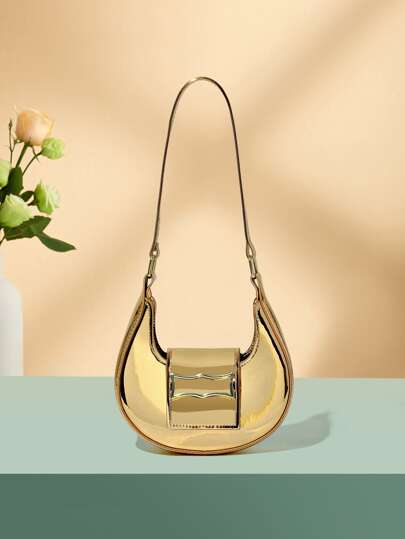 新款时尚金属装饰单肩包