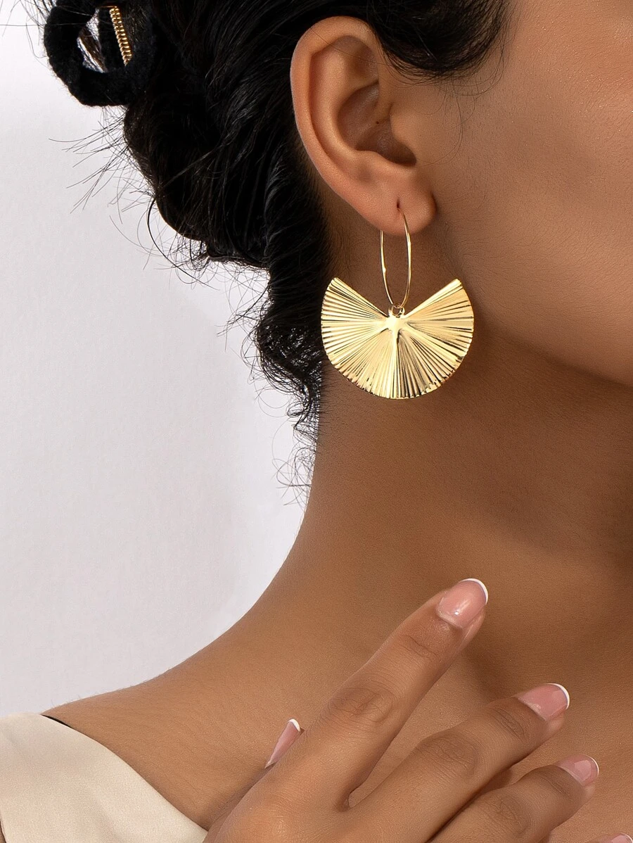1pair Metallic Folded Leaf Design Earrings, Elegant & Versatile - Yellow Gold - View 1