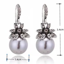 长款仿珍珠耳钩和花形吊坠耳环，适合女士，优雅复古风格情人节、妈妈、母亲、母亲节、礼物