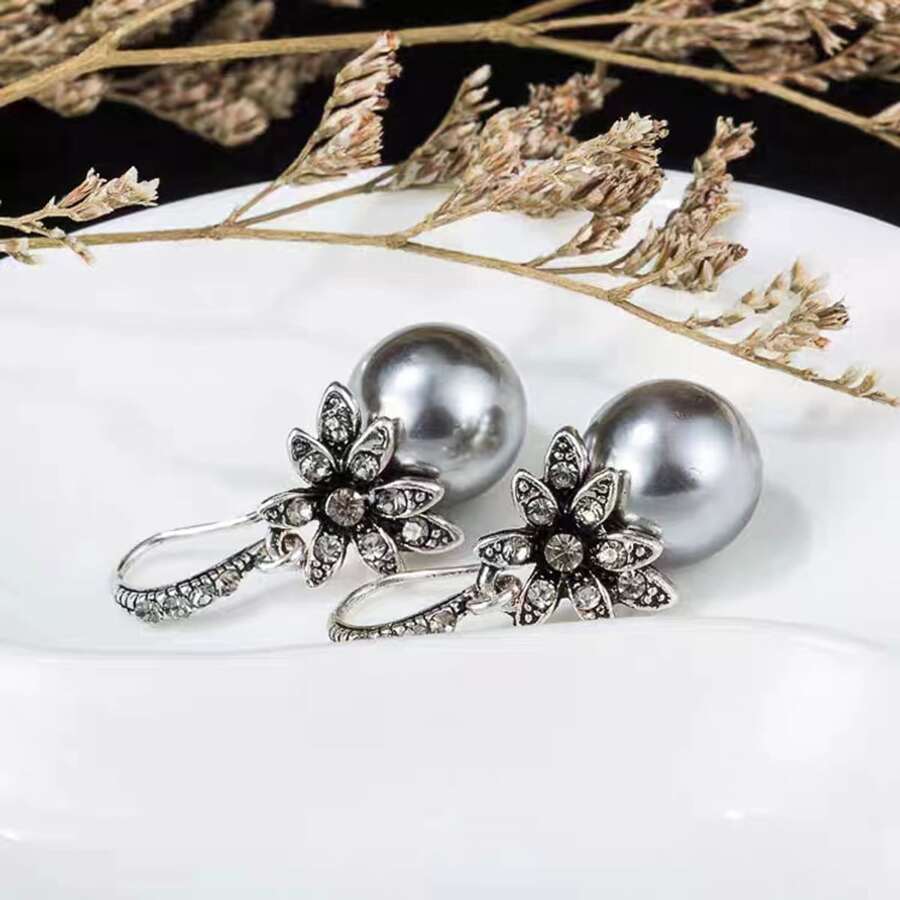 长款仿珍珠耳钩和花形吊坠耳环，适合女士，优雅复古风格情人节、妈妈、母亲、母亲节、礼物
