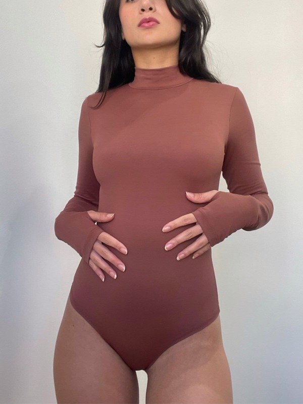 Body Feminino Marrom Preto Segunda Pele Térmico Gola Alta Dedal Manga Longa com Dedeira Outono Inverno Malha Proteção UV50 Casual ou Esporte