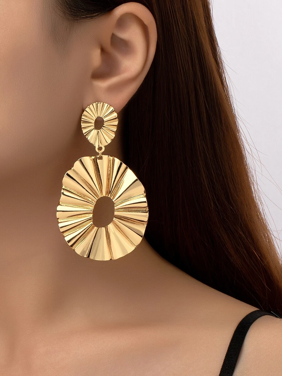 1对褶皱金属耳环，夸张大耳饰，质感十足，欧美风格，女士个性化耳坠 - 金黃色 - 查看 1