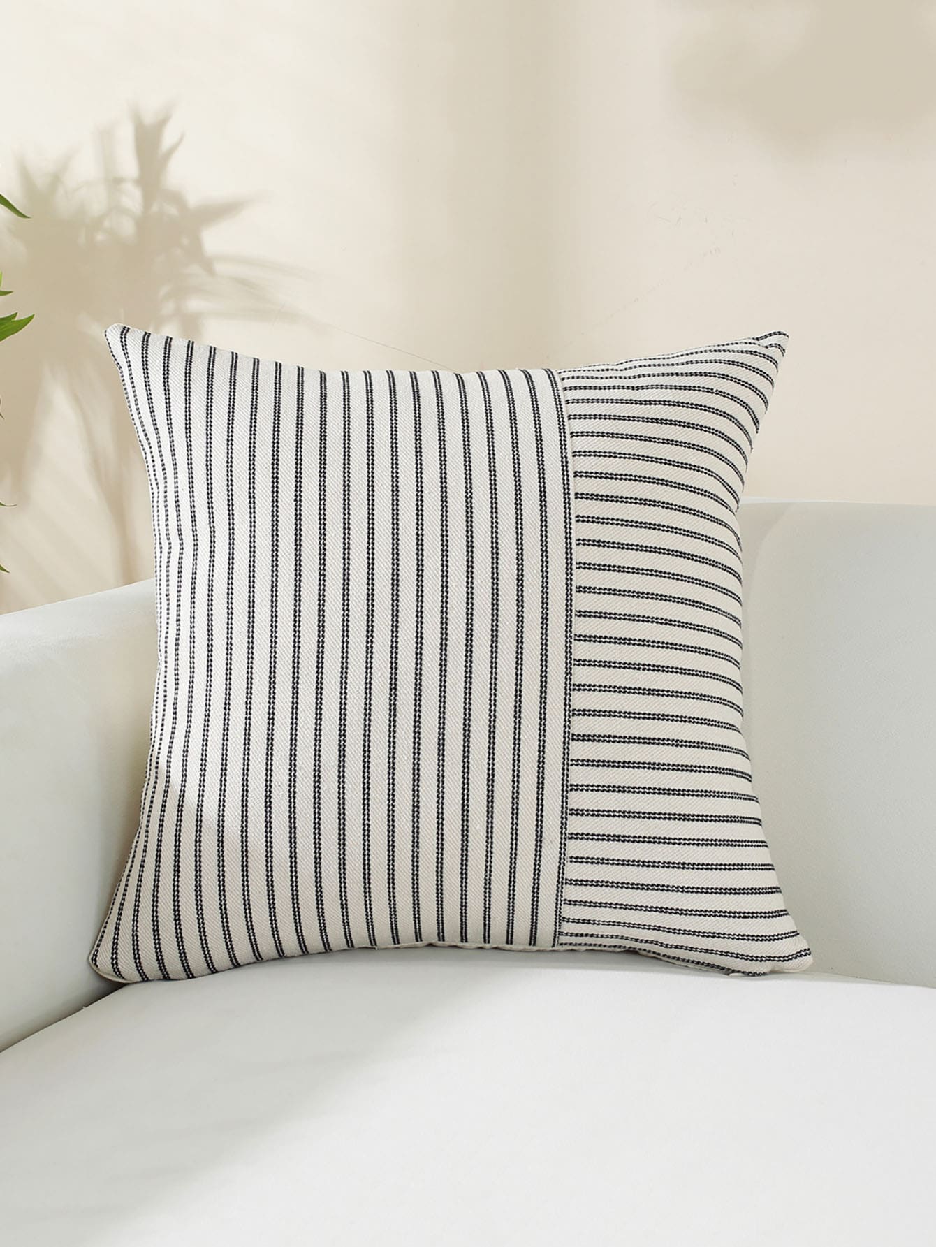 1 Stück Zebra Streifen Patchwork Kissenbezug , Modern einfach Kissenbezug für Wohnzimmer , Schlafzimmer , Sofa , und Stuhl - Schwarz und Weiss - Übersicht 1