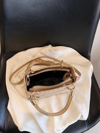 Utsökt, elegant, bärbar, trendig, mini, kakifärgad, rutig, fyrkantig väska med hänge för kvinnor, för damer, bästa personliga presenter för kvinnor, mamma och flickvänner, trendig affärsväska för kvinnor, perfekt för kontor, affärer och arbete, elegant väska för kvinnor