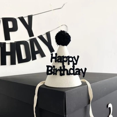 1 chiếc mũ nỉ không dệt dành cho sinh nhật lần thứ nhất của bé gái, thích hợp cho bố mẹ và bé gái trang trí sinh nhật.