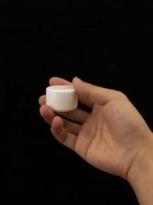 5pcs 20g White Plastic Cosmetic Jars with 2pcs Mask Spoons, Portable Travel Containers for Creams and Lotions