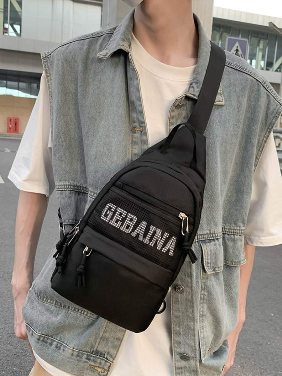Cangurera mini unisex estilo con con estampado de letra - Negro - Ver 1