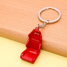 1 pieza Llavero creativo de color metálico en forma de silla - Rojo - Ver 1