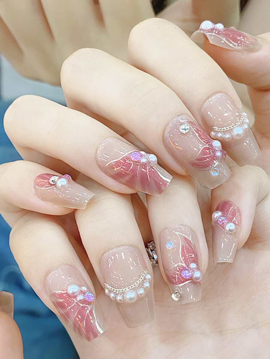 獲取魅力24入組中長款芭蕾舞女士假指甲套裝，包括人魚，冰晶透明，珍珠鏈，變色極光鑽石人魚全覆蓋假指甲，適用於女性和女孩貼上指甲，美甲工具供應