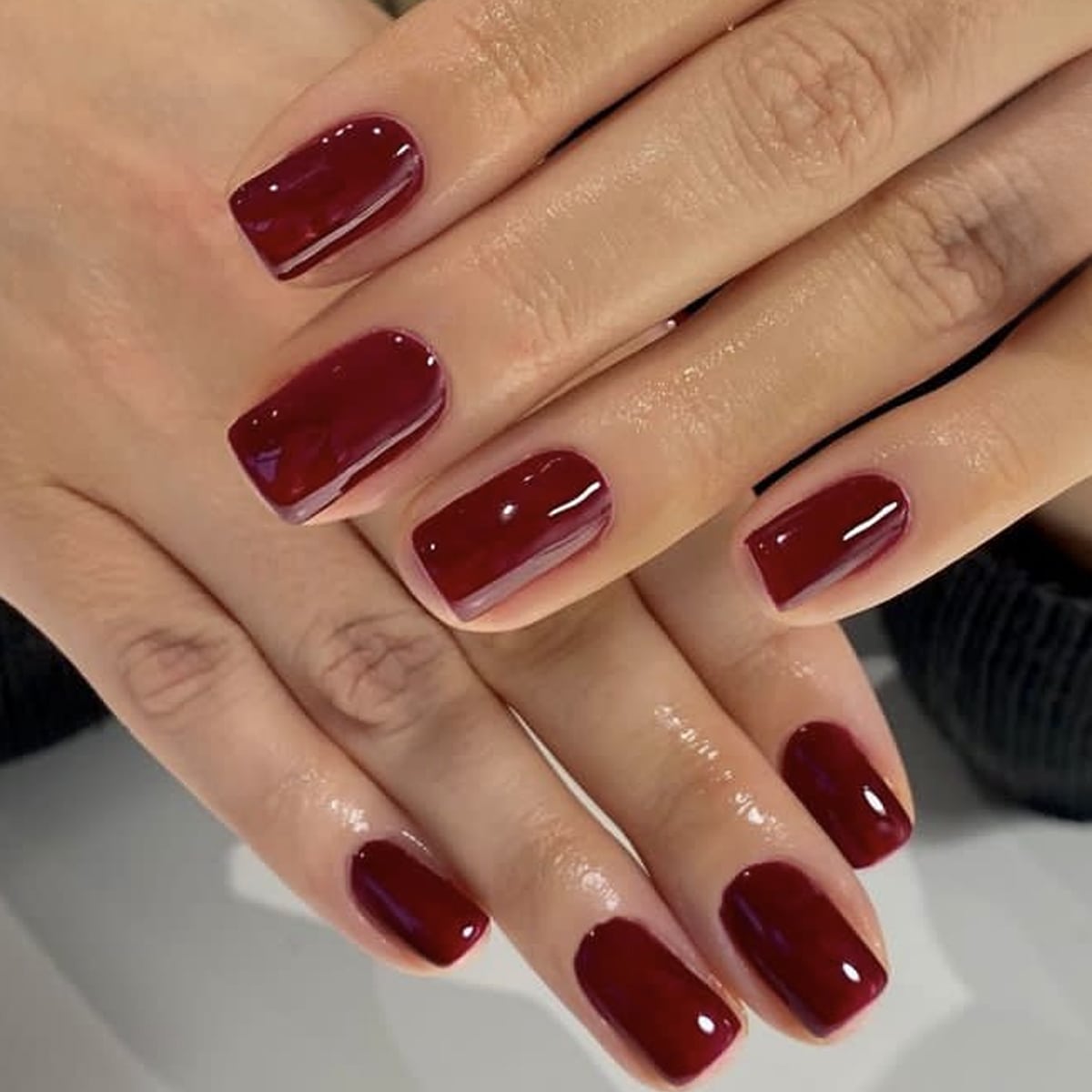 24pcs/Set Long Square Plain Press-On Nails In Burgundy & Cherry Red With Nail File & One Sheet Of Jelly Glue Nail Supplies