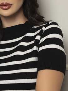 Women Sweaters - 黑與白 - 查看 2