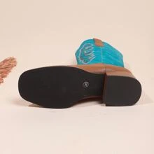 西方風格粗跟女性時尚靴子,多用途和時髦