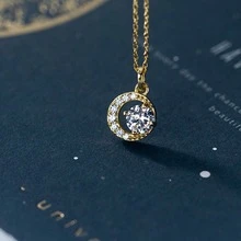 1入組純銀月亮形狀項鍊女性,夏天,禮品適用於朋友,獨特設計,輕奢領鏈條