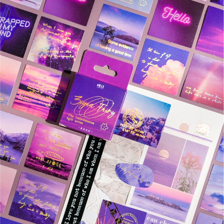 CANDY POETRY 1盒 45入組風景照片和金箔英文短語裝飾貼紙，適用於DIY藝術項目、筆記本電腦、剪貼簿、日記本、辦公室和學校用品 - 紫色 - 查看 1