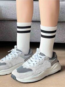 3 de blanco de rayas Calcetines de tubo medio casual deportivo de mujeres Calcetines con tiburón Pantalones Ropa de calle marea Calcetines Medias
