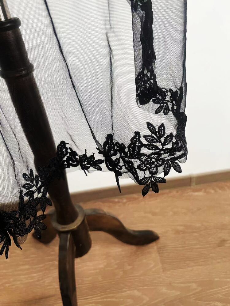 Short Black Lace Bridal Headpiece Veil - Black - View 3