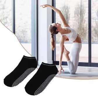 运动户外薄款专业防滑瑜伽袜透气短筒百搭运动尖头胶袜健身蹦床袜