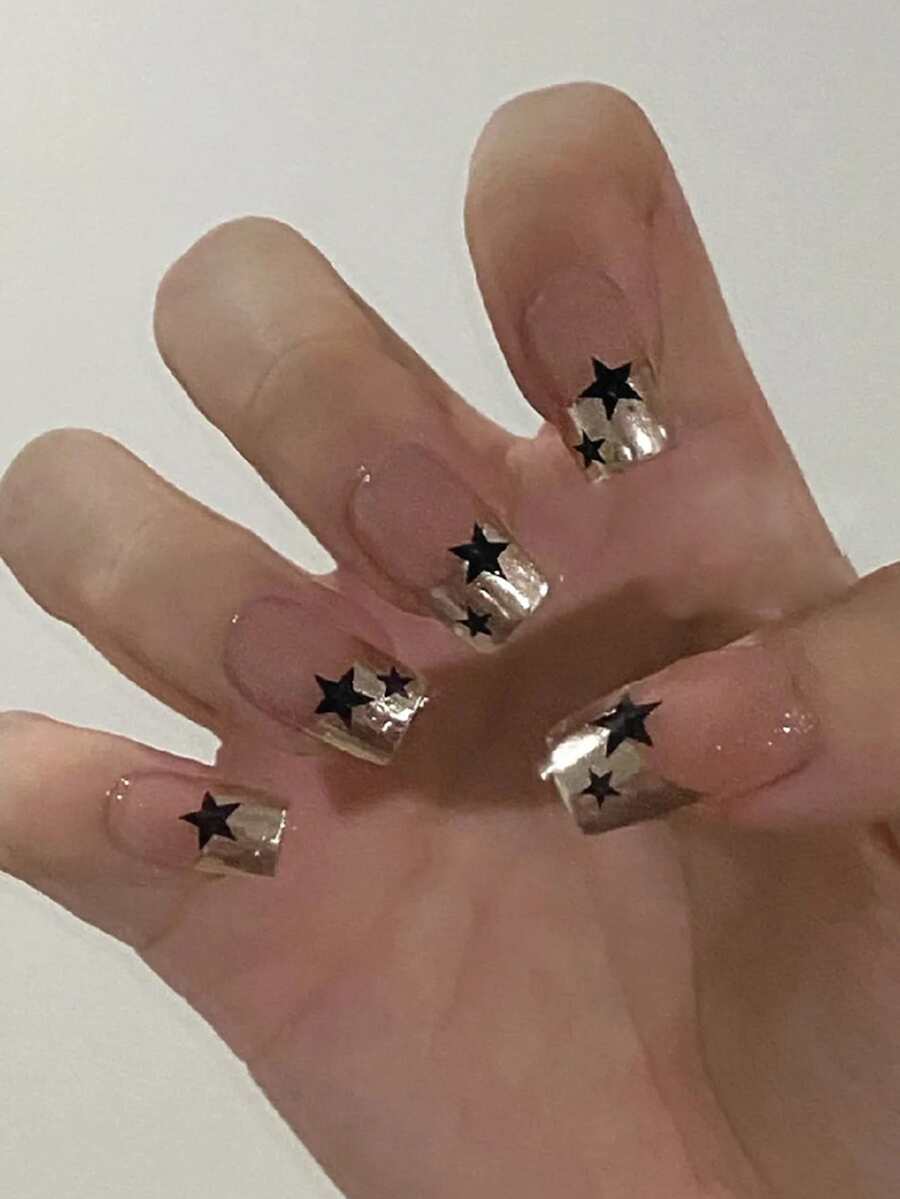 使用24入組長方形金色閃光黑色星星圖案可重複使用假指甲套裝升級您的造型，適合日常佩戴 - 彩色 - 查看 1