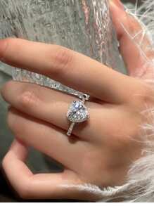 方晶鋯石愛心裝飾銀婚戒適合女士新娘婚禮精細首飾類 - 銀色 - 查看 3