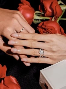 方晶鋯石愛心裝飾銀婚戒適合女士新娘婚禮精細首飾類 - 銀色 - 查看 2