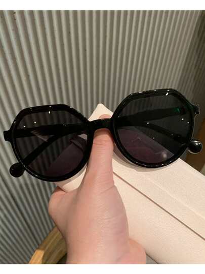 1 件女士时尚复古几何框架太阳镜 - 适合派对、服装和礼物 女士海滩配饰 太阳镜 太阳镜 适合夏季海滩度假、户外、旅行