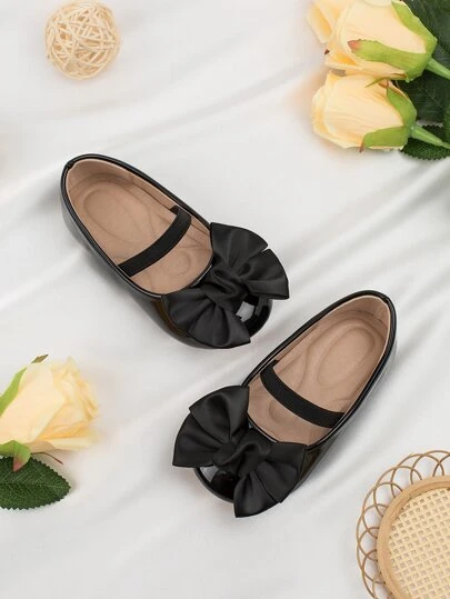 1 双可爱流行蝴蝶结设计纯漆皮+按摩垫底软底防滑平底幼儿鞋，适合春、夏、秋、冬