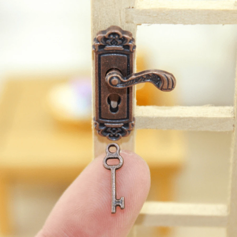 1入組微型餐飲玩場景模型復古圖案裝飾鎖適用於手工製作 - 銅色 - 查看 1