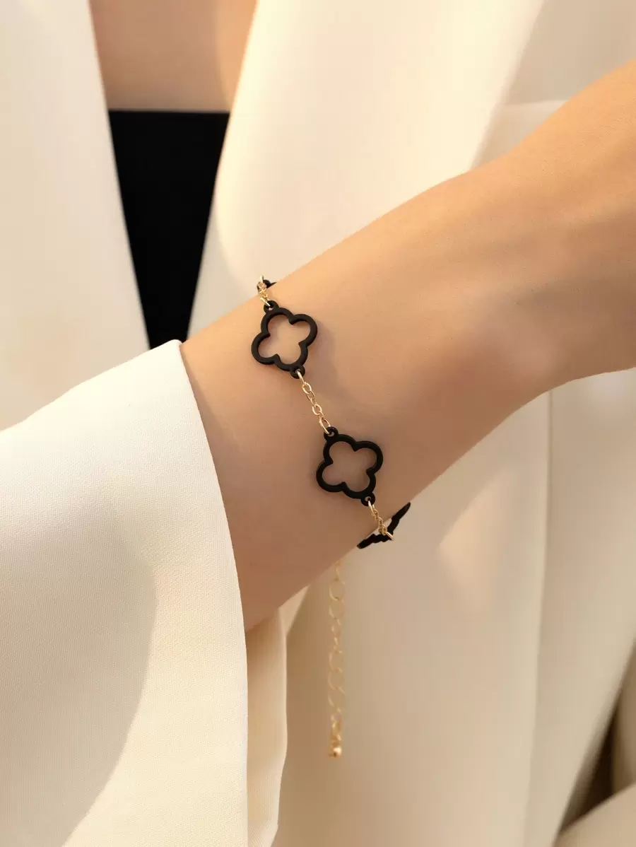 1pc Metallic Hollow Out Punk Gothic Heart Shaped Geometric Minimalist Bracelet - Black - View 1