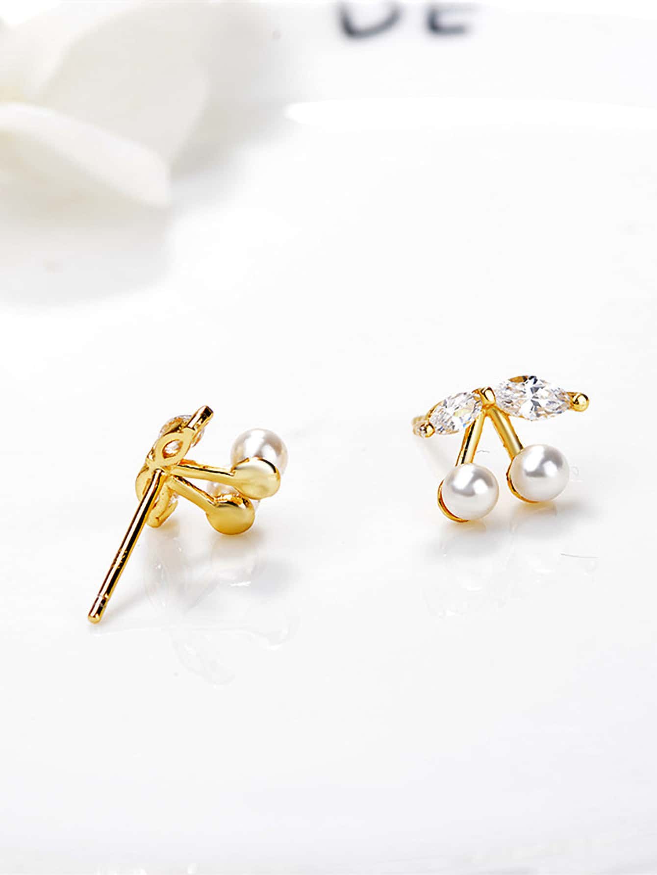 Discover 152+ lost earring dream meaning super hot seven.edu.vn