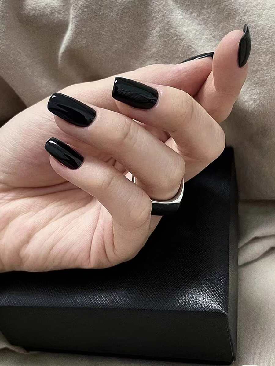 VV MEI JIA ER 24入組極致貼合天然可重複使用的黑色方形貼式假指甲，短款貼式假指甲，1張膠帶和1支指甲文件指甲用品 - 黑色 - 查看 1