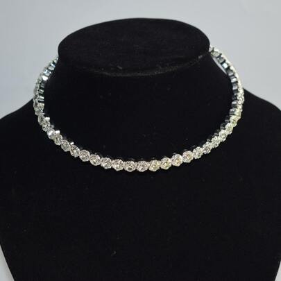 Collana choker di grandi dimensioni con catena gioiello tempestata di strass, accessorio di moda per donne