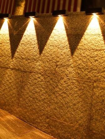 1入組全新超亮太陽能壁燈適用於戶外花園庭院柵欄屋庭院氛圍裝飾