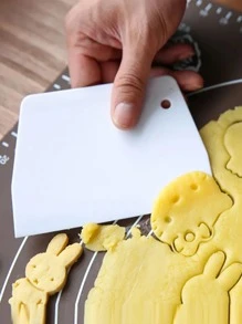 1 Dough Scraper Bowl Scraper,Plastic Dough Cutter, Flexible Plastic Scraper Practical Bench Scraper Multipurpose Food Scrappers For Bread Dough Cake Fondant Icing,Pastry Making Tools